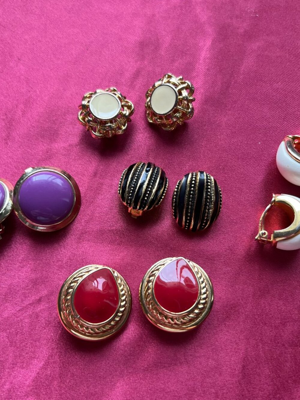 6 Pair Women’s Clip-On Earrings Mixed Lot Gold Tone Red Purple Black White Glass
